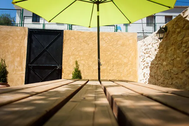 Perspectiva de la mesa de merendero | Casa Amparo