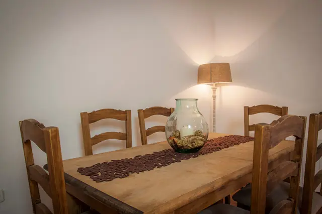 Mesa estilo rústico del comedor | Casa Amparo